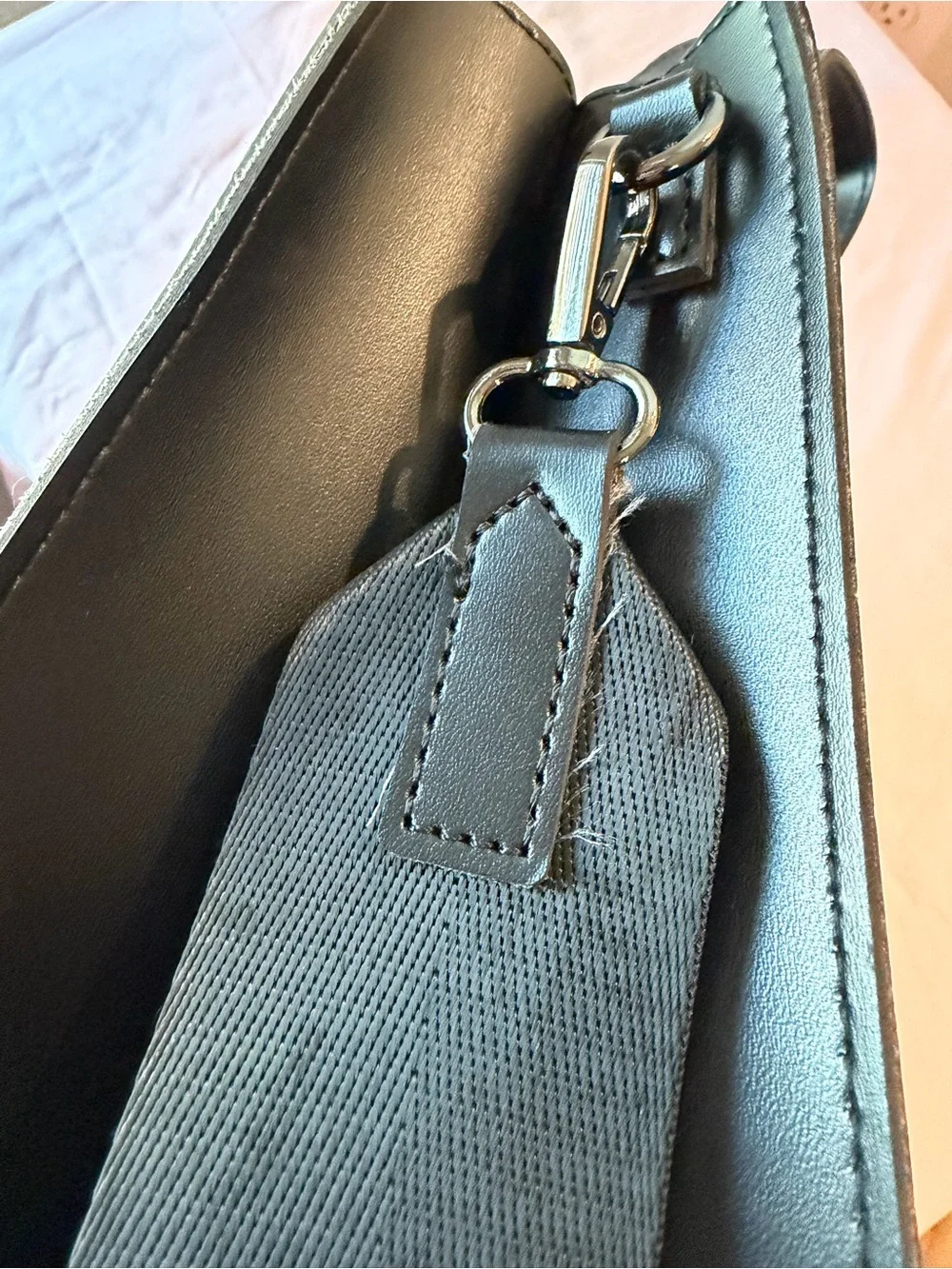 Claudia Canova | Black Leather Tote Bag with Crossbody Strap